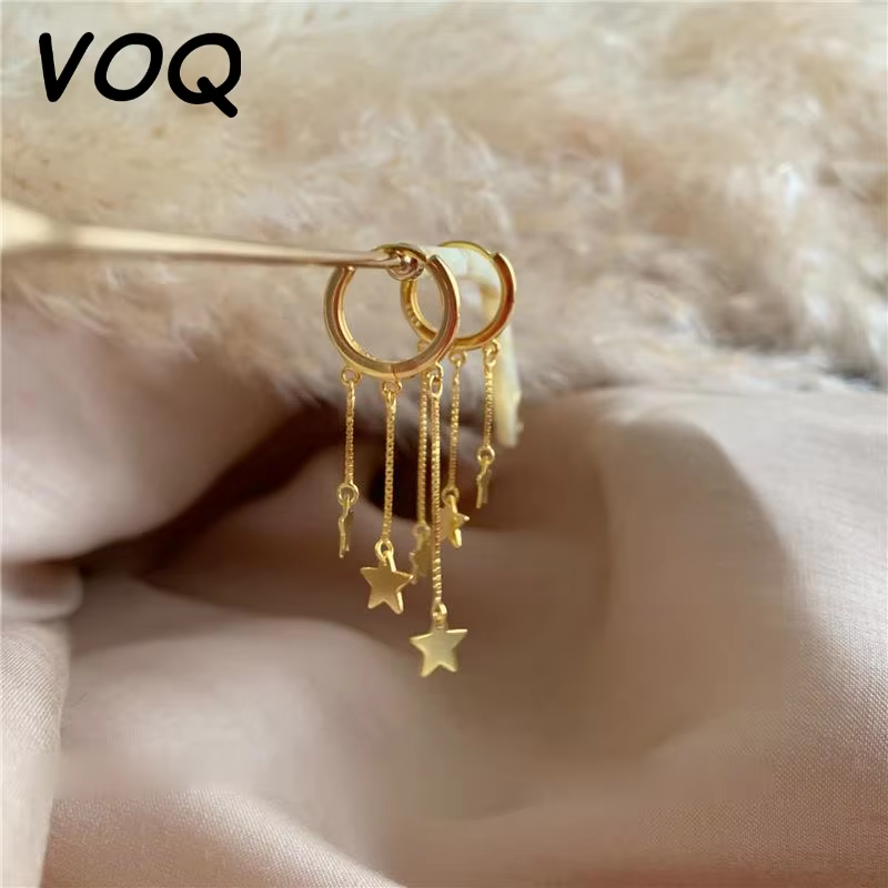 Boucles d'Oreilles Pendantes en Or 14K avec Pompon en Forme d'Étoile