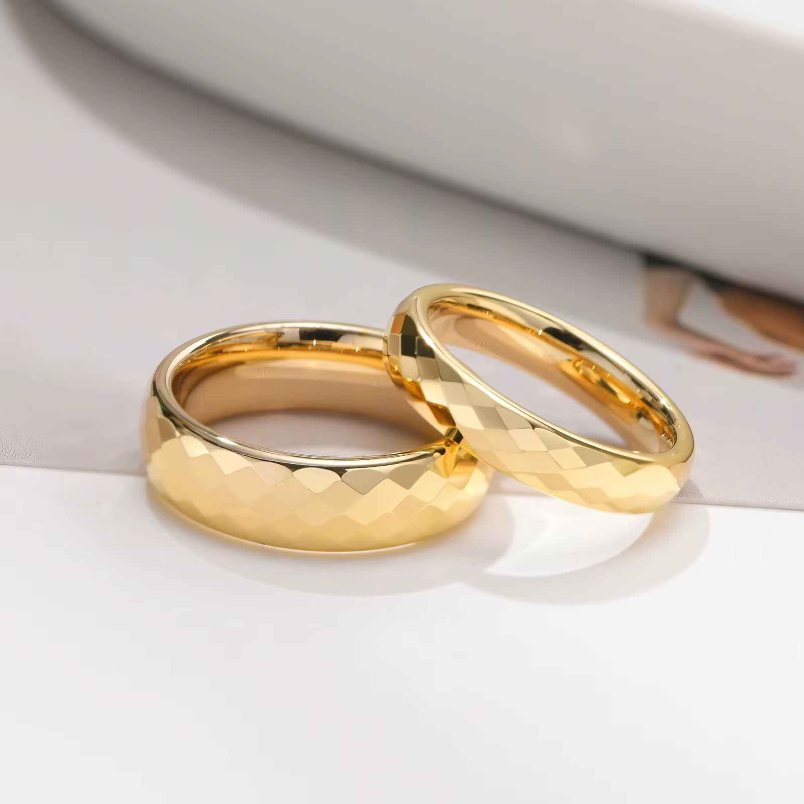 Alliance de mariage à facettes pour hommes