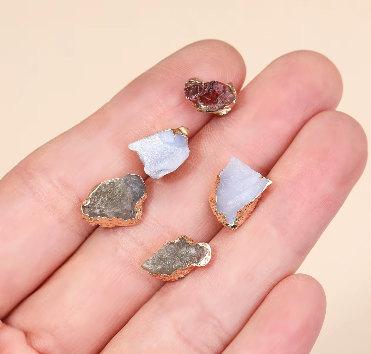 Boucles d'oreilles en pierres précieuses naturelles irrégulières