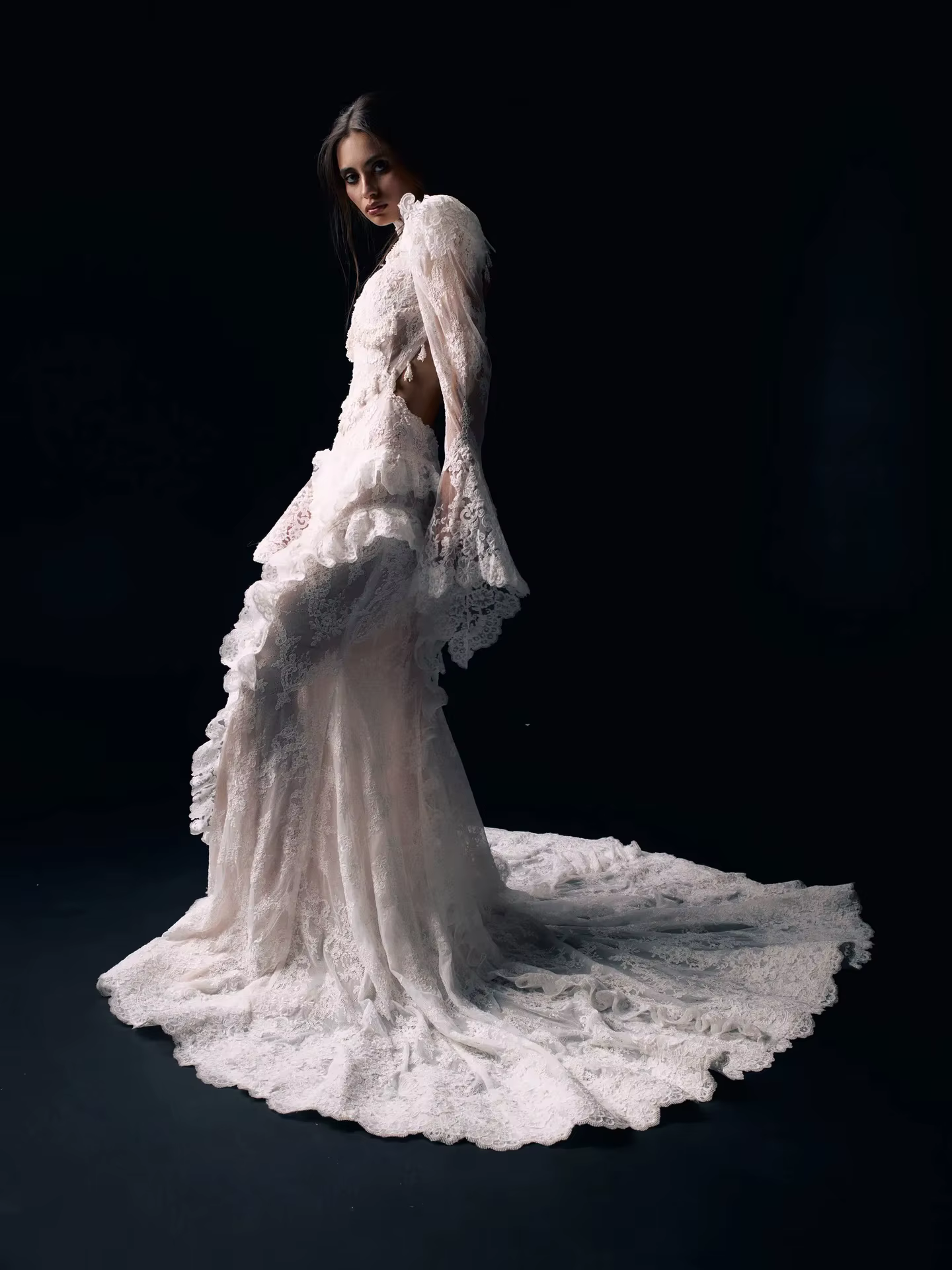 Robe de mariée de luxe victorienne en dentelle