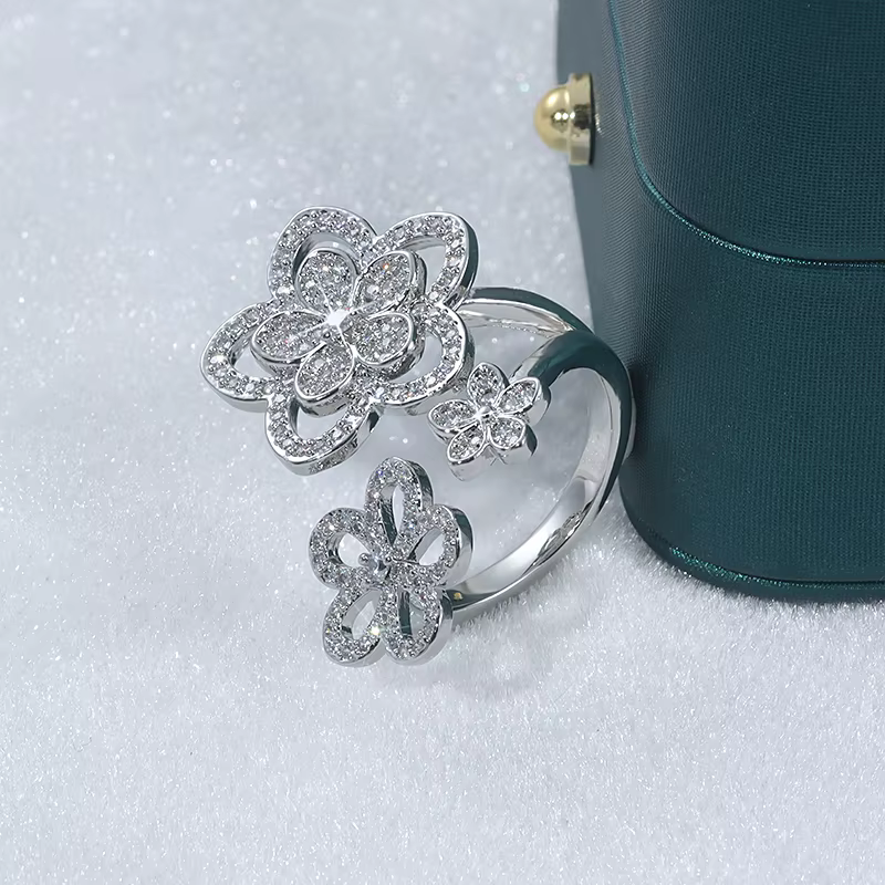 Bague de Fiançailles Créative à Trois Fleurs pour Femme