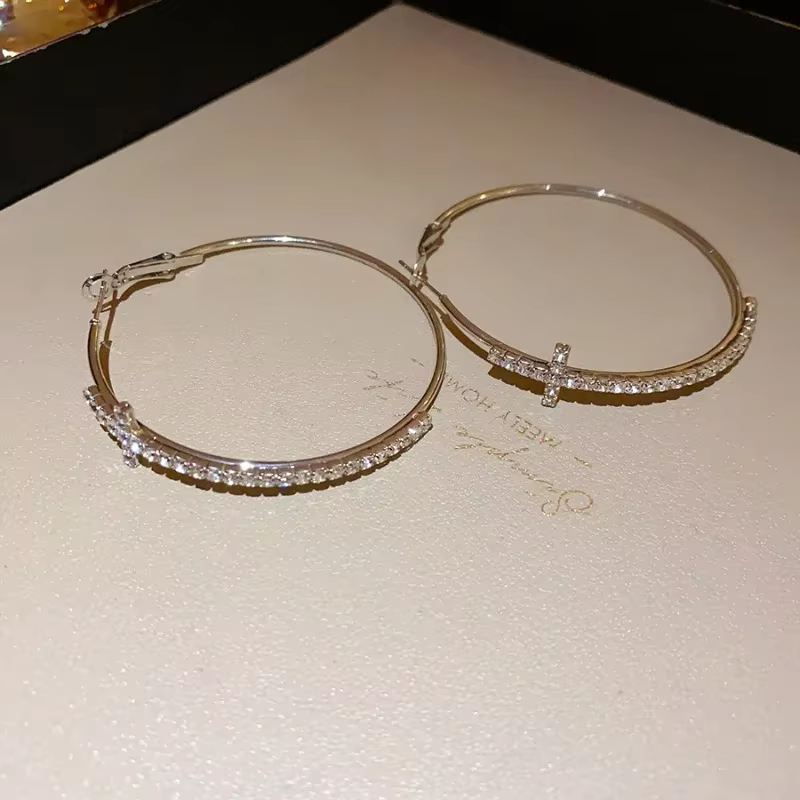 Boucles d'oreilles en forme de grand cercle pour femmes