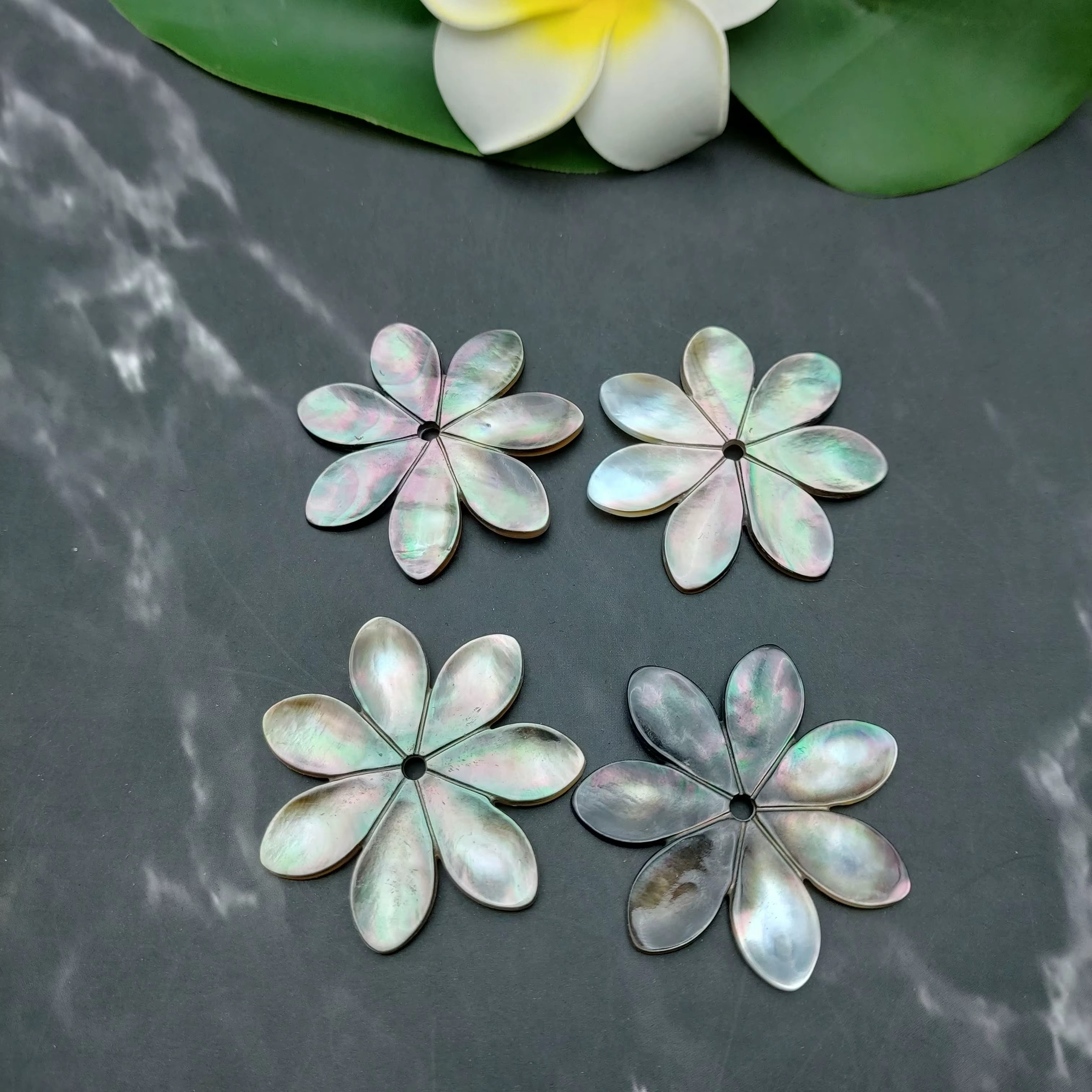 Pendentif tournesol pour vadrouille de Tahiti