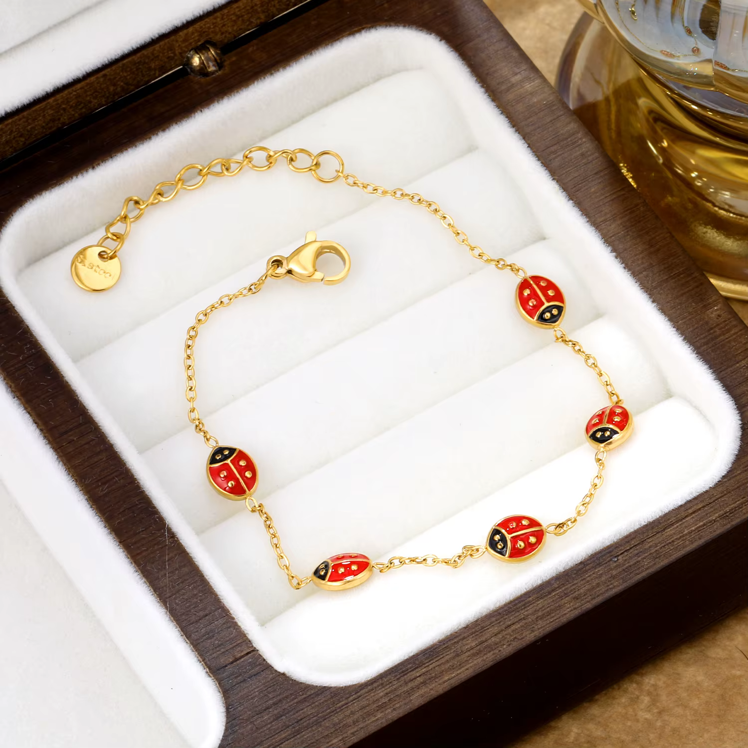 Bracelets Breloques Coccinelle Douce et Adorable en Acier Inoxydable Rouge – Accessoires Cadeau pour Usage Quotidien – Bracelet Insectes Mignons