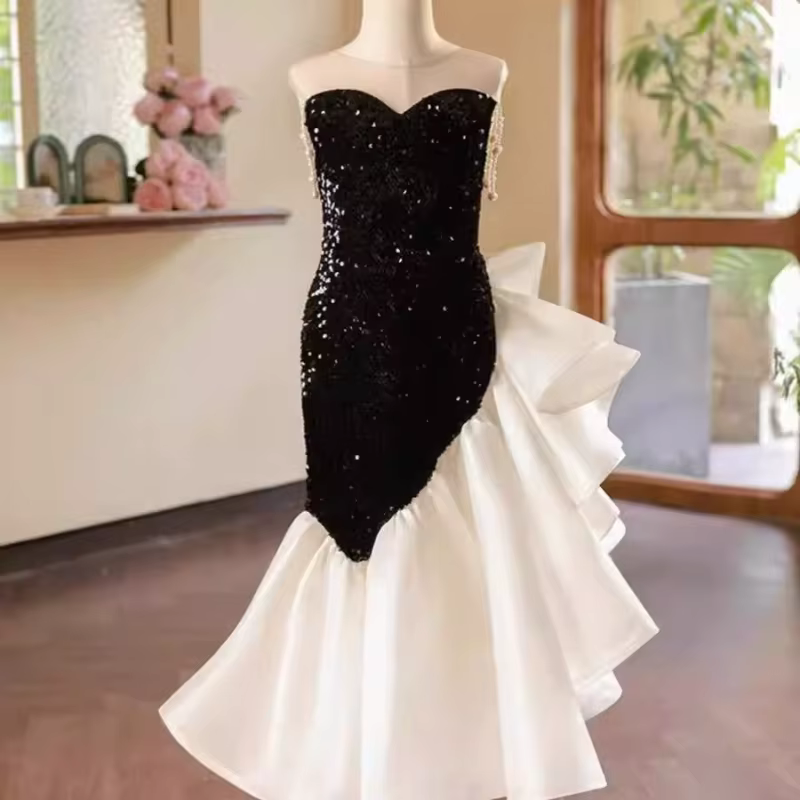 Robe de princesse sans bretelles à paillettes noires