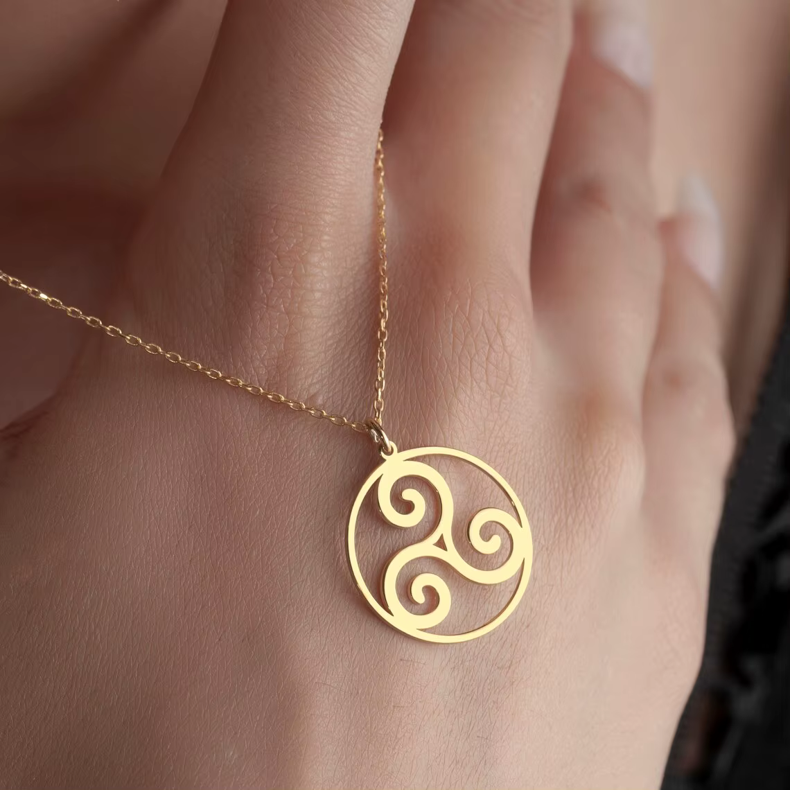 Collier Triskelion en acier inoxydable