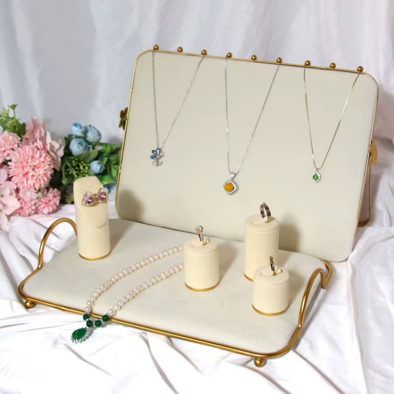 Présentoir de bijoux en velours Beige soyeux
