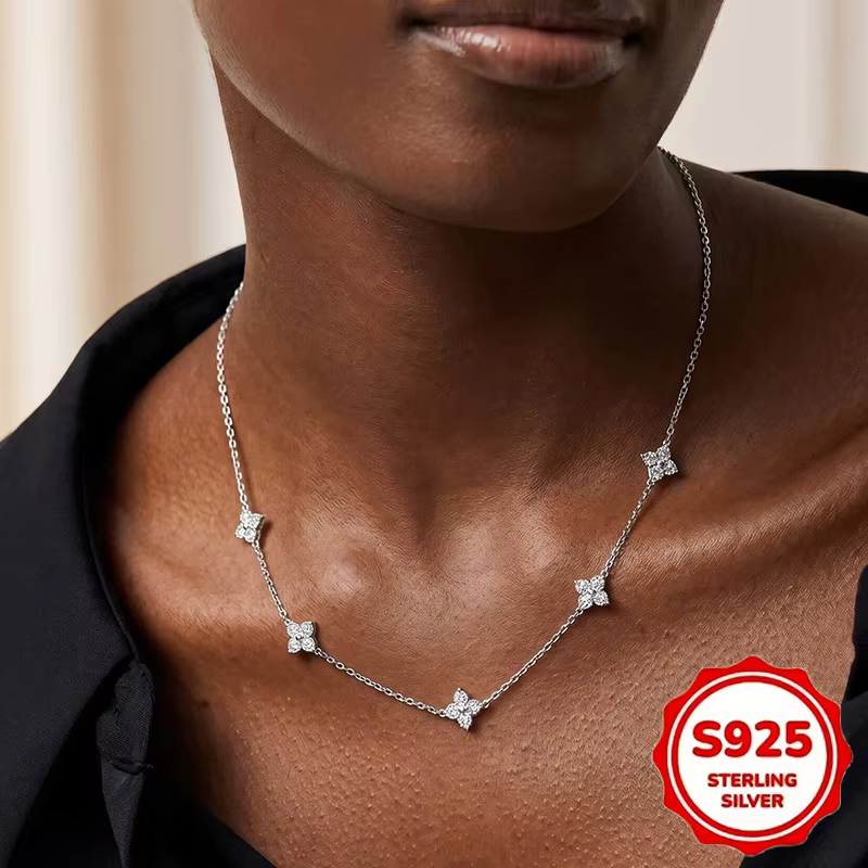Collier délicat Feuille Porte-Bonheur pour Femme en Argent Sterling 925 Plaqué Or 14K avec Pendentif Fleur CZ Mignon