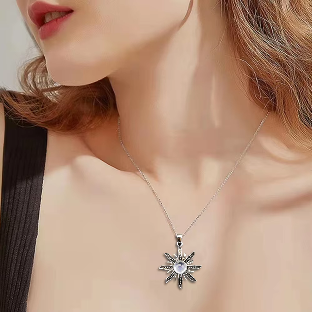 Collier pendentif bohème antique