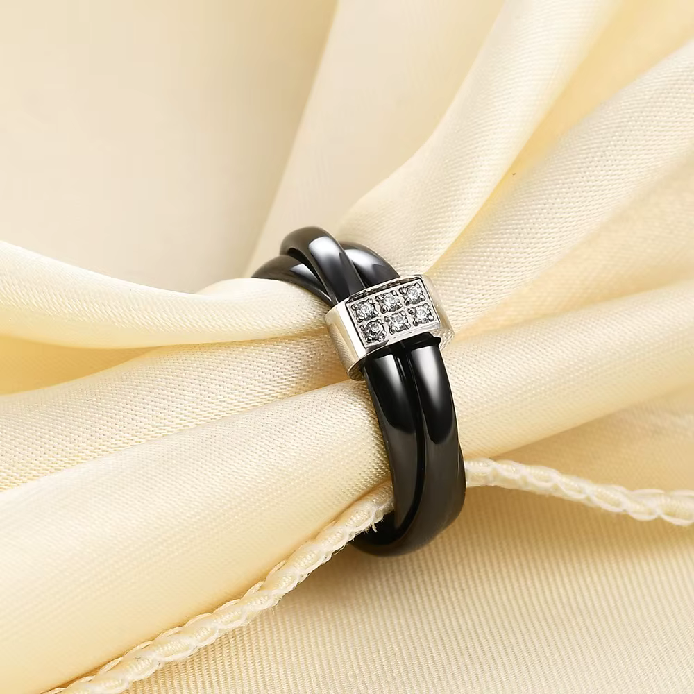 Bague à trois anneaux en céramique noire et blanche sertie de diamants à double rangée de 8MM pour couples