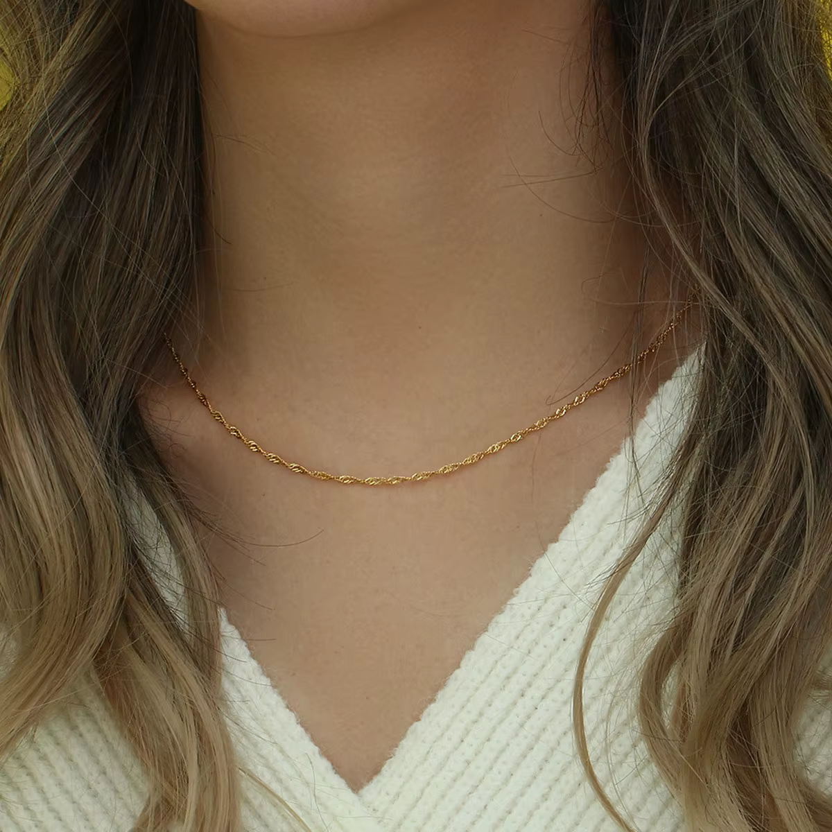 Collier chaîne fine en acier inoxydable plaqué or pour femmes
