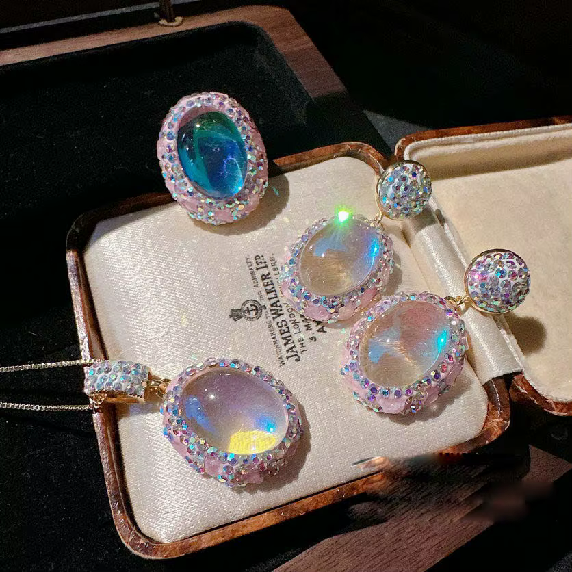 Collier de pierres précieuses bleues des Maldives pour femmes