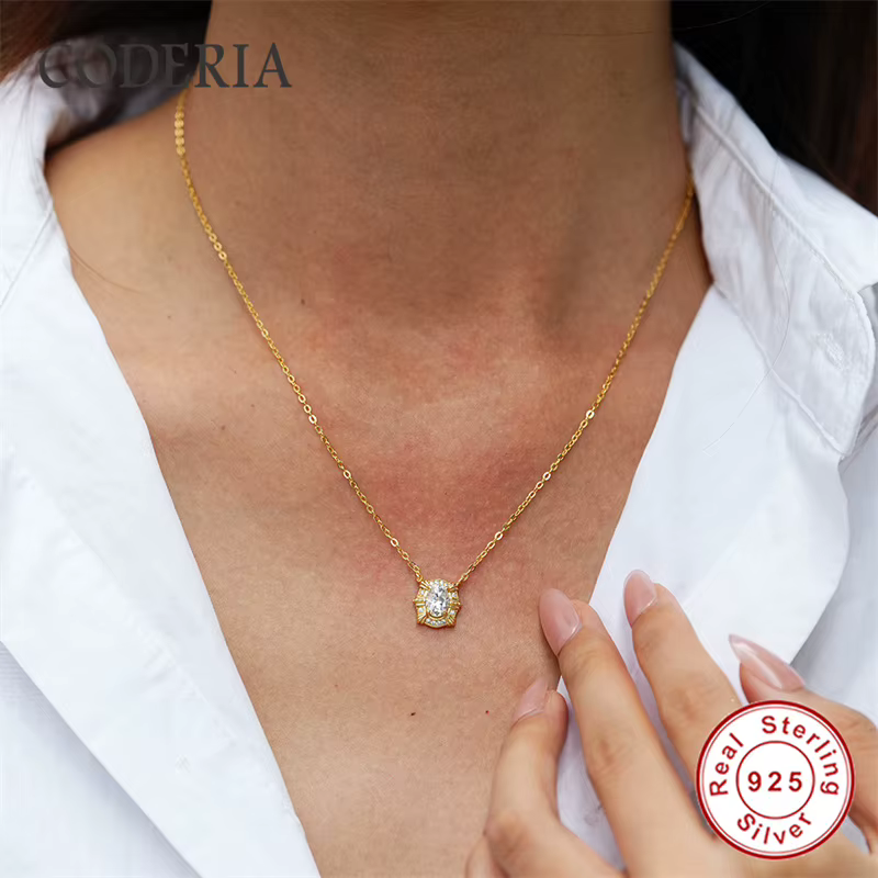 Collier avec pendentif ovale en or Moissanite