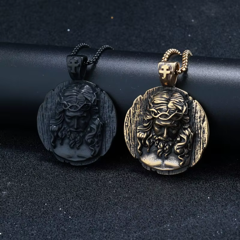 Collier pendentif Vintage Saint benoît