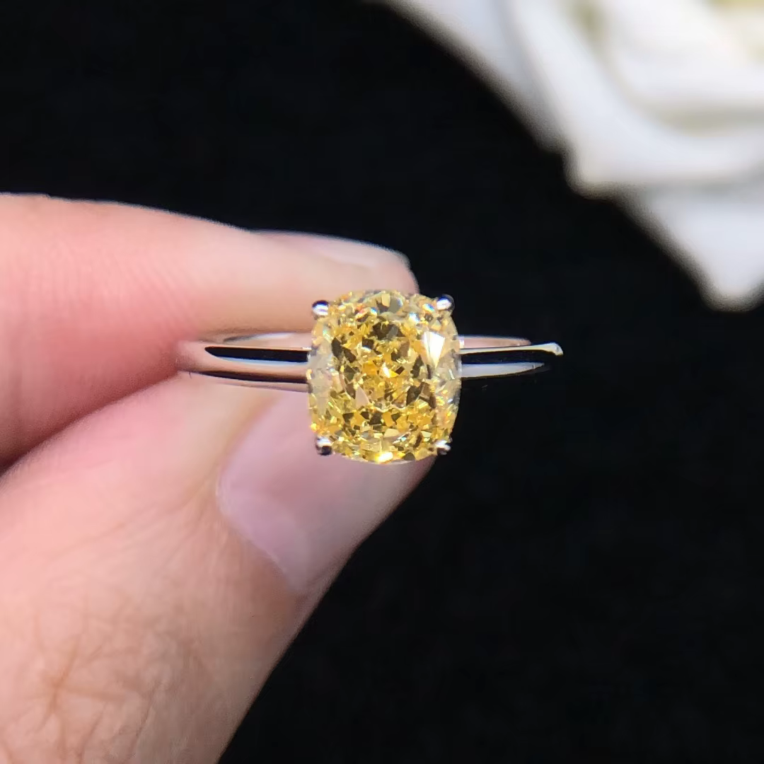 Bague de fiançailles romantique en diamant jaune cultivé en laboratoire