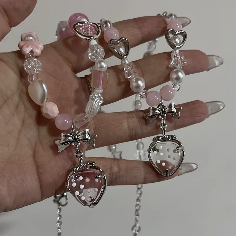 Collier Coquette Cottagecore avec nœud fraise