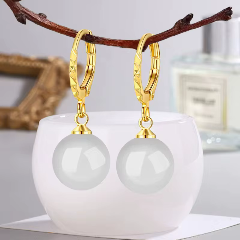 Boucles d'oreilles en argent sterling 925 plaqué or avec perles blanches et jade vert Argyle