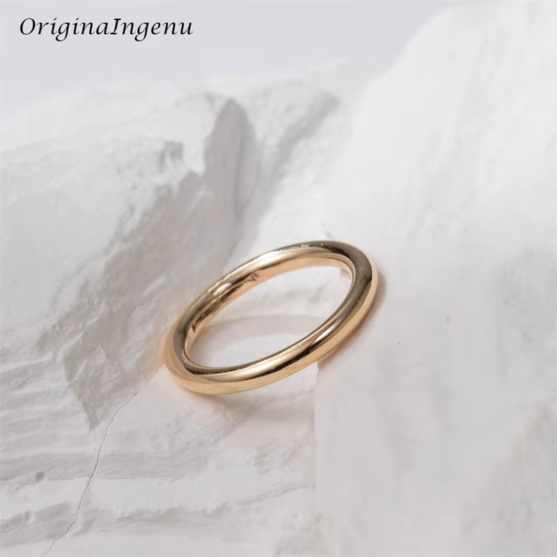 Bague empilable délicate remplie d'or 14K