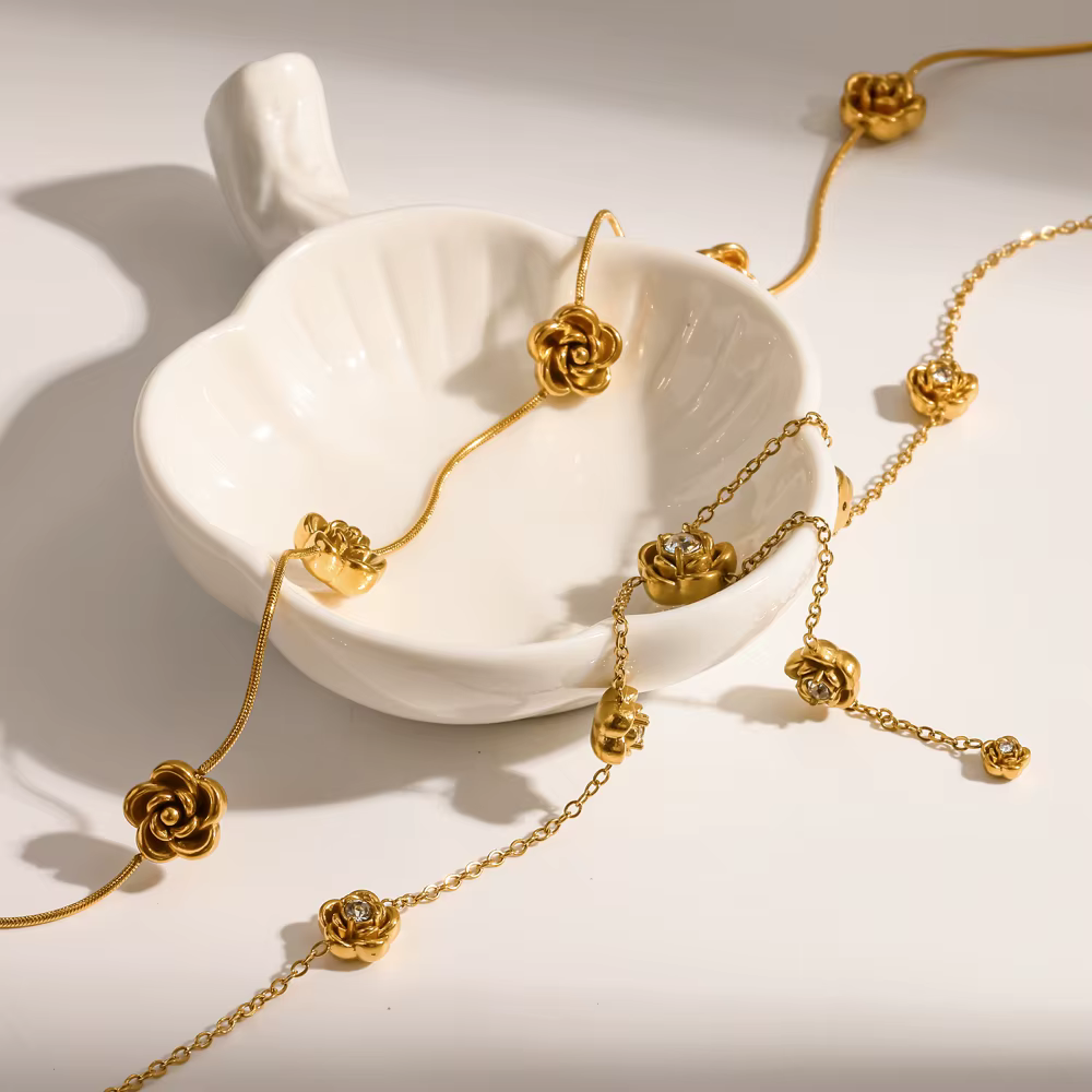 Collier de fleurs de rose vintage dorées en acier inoxydable 316L