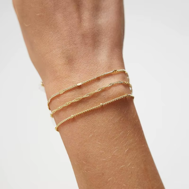 Bracelet délicat pour femmes plaqué or 14 carats
