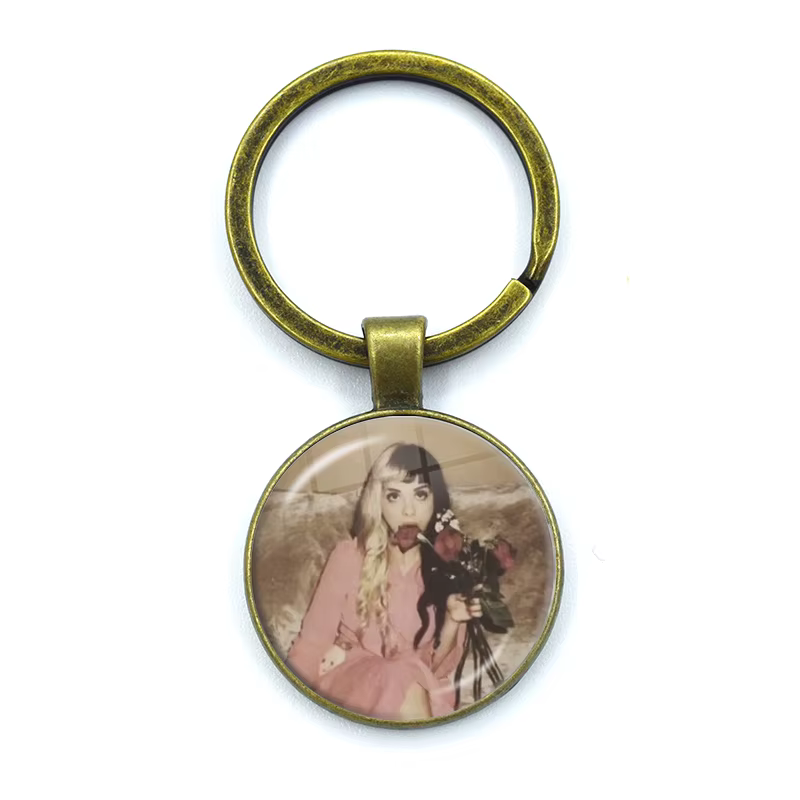 Melanie Martinez-Pendentif en Verre Y2K