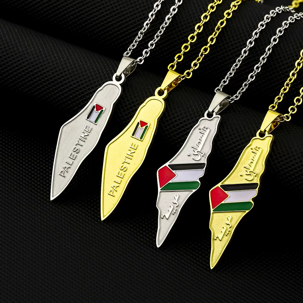 Collier avec pendentif en acier inoxydable