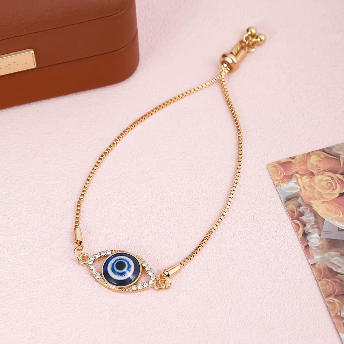 Bracelet ajustable plaqué or avec œil porte-bonheur