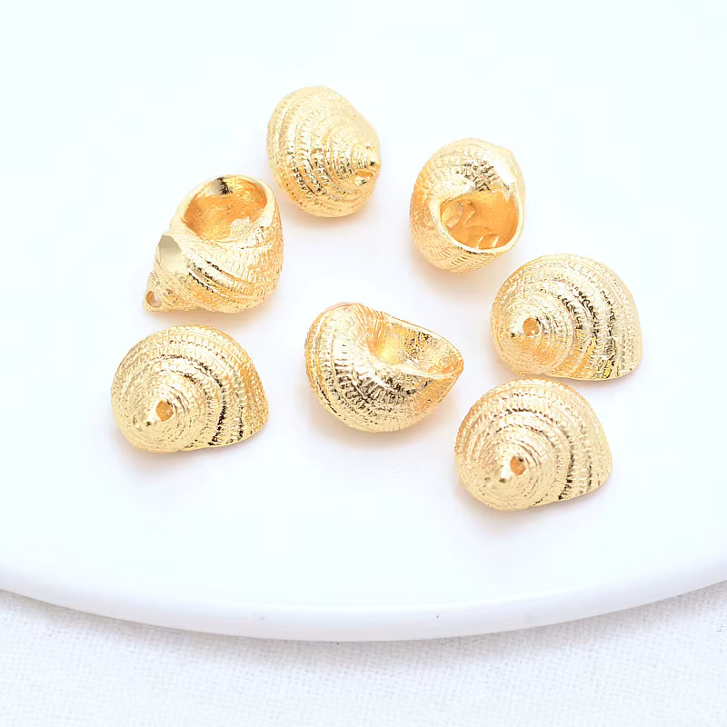 Breloques de Conque en Laiton de 12x13mm et 14K