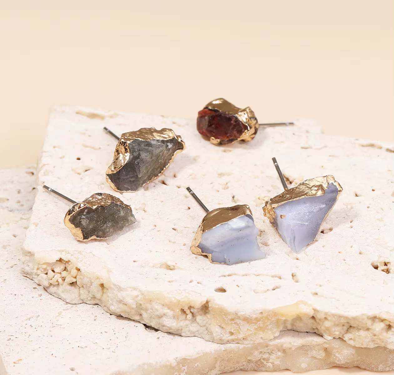 Boucles d'oreilles en pierres précieuses naturelles irrégulières