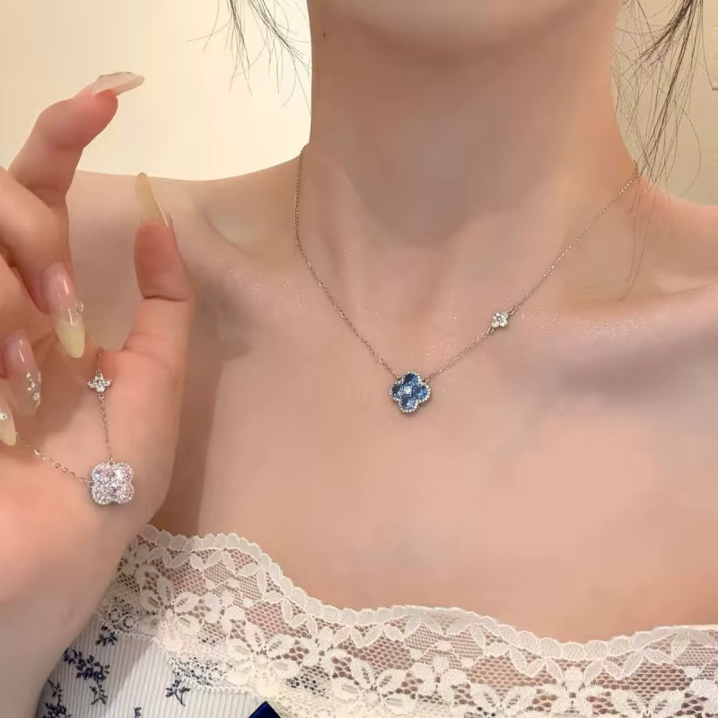 Ensemble de bijoux tendance 2026 - Design minimaliste de Clover