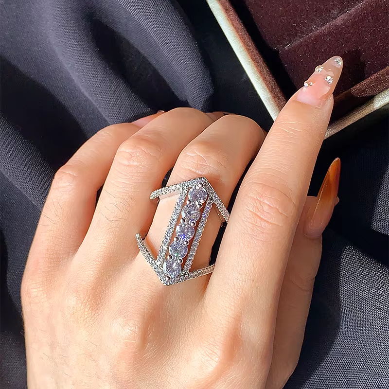 Magnifique bague de doigt pour femme