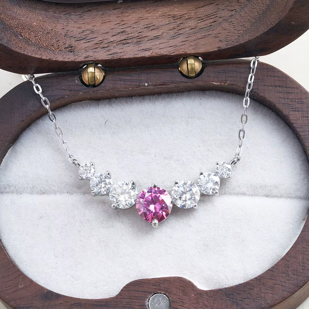 5 pierres Moissanite collier pour femmes bijoux de mariage avec certifié GRA 925 argent Sterling plaqué or blanc 18