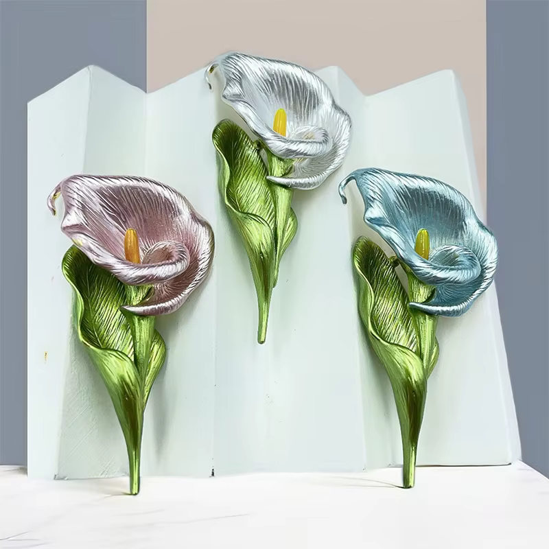 Jolis broches en forme de fleur de lys pour femmes