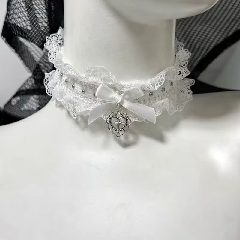 Collier Gothique Lolita Cosplay Sexy Noir et Blanc en Dentelle avec Rivets