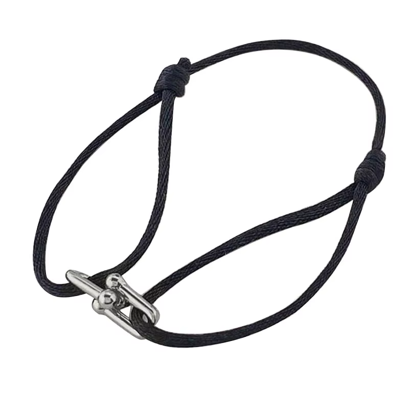 Bracelet tressé réglable en corde avec fermoir en U en forme de fer à cheval