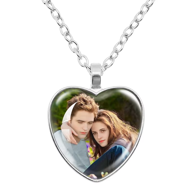 Film Bella Edward Jacob Renesmee pendentif collier verre Cabochon crépuscule personnage chaîne fille femmes bijoux de mode