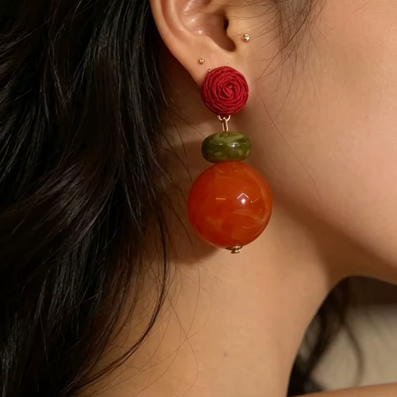 Boucles d'oreilles pendantes en perles acryliques en forme de fleur de raphia pour femmes