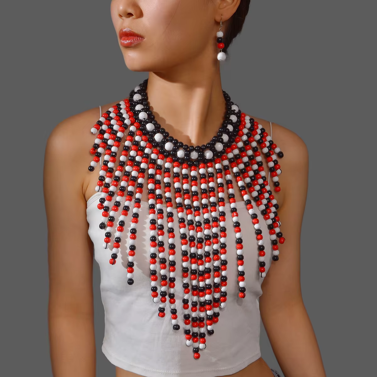 Ensemble collier et boucles d'oreilles tendance