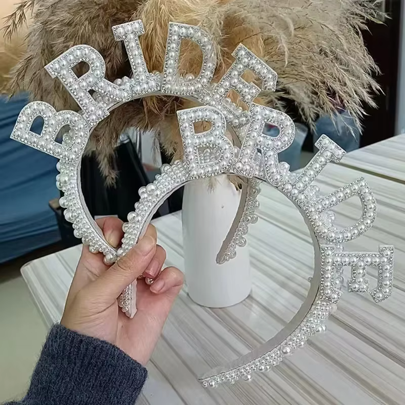 Mariée pour être couronne de perles bandeau Bach Bachelorette poule fête nuptiale mariage fiançailles répétition dîner décoration cadeau