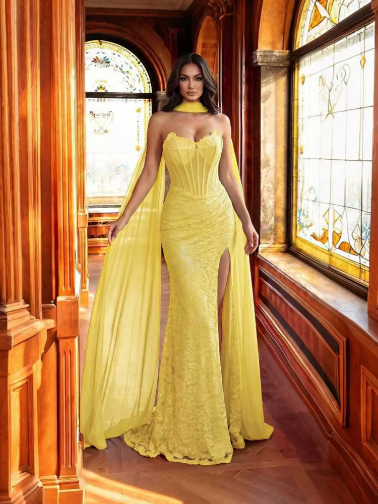 Robe de soirée sirène sans bretelles en dentelle transparente avec corset
