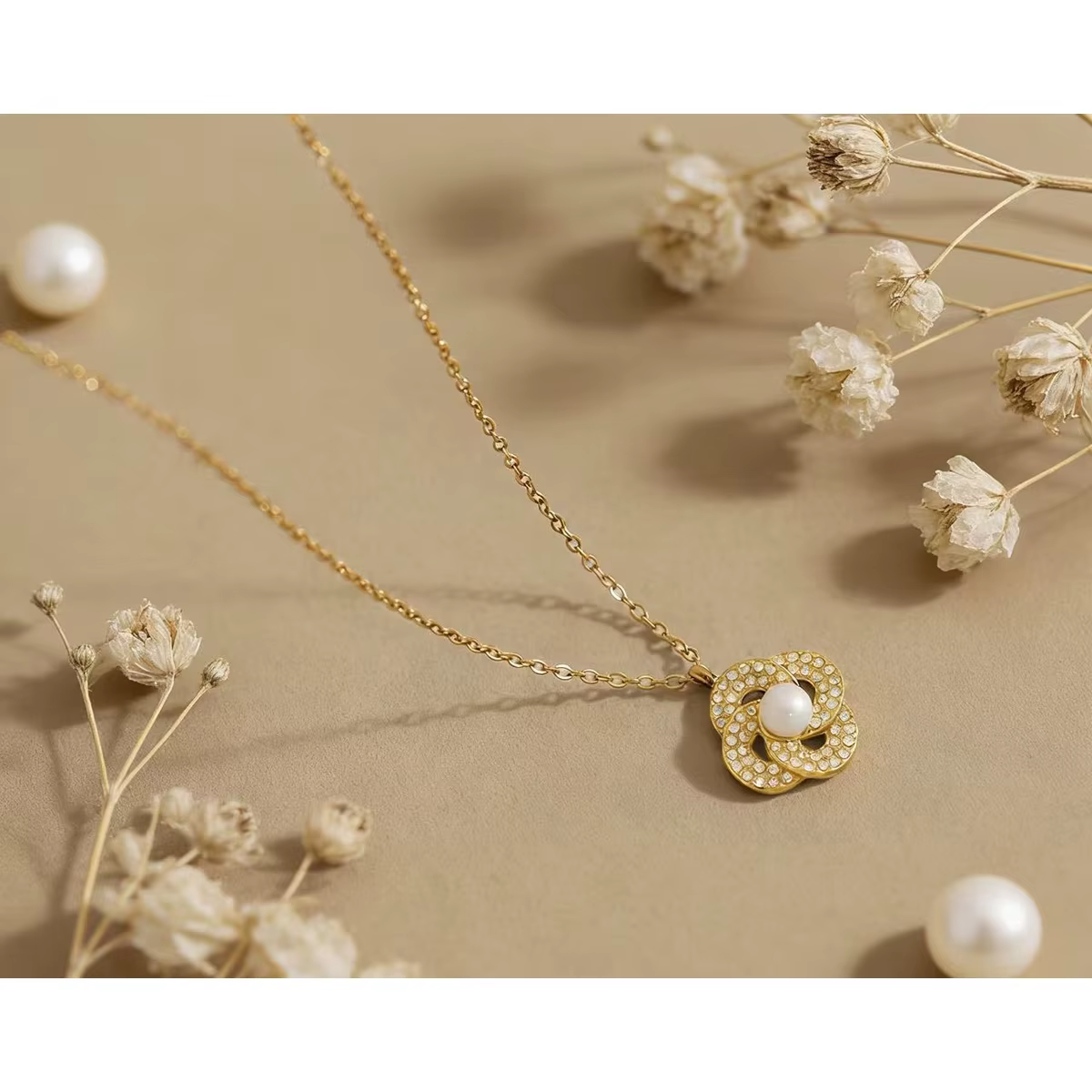 YACHAN Collier pendentif en cristal de luxe pour femmes Chic Vintage Plaqué or 18K en acier inoxydable Bijoux tendance