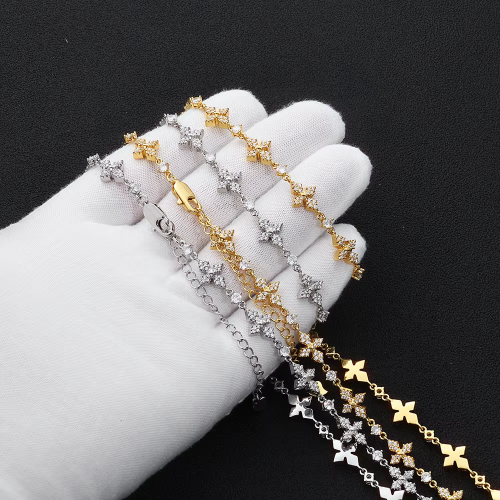 Ensemble de bijoux Nuoya Iced Out Star Chain