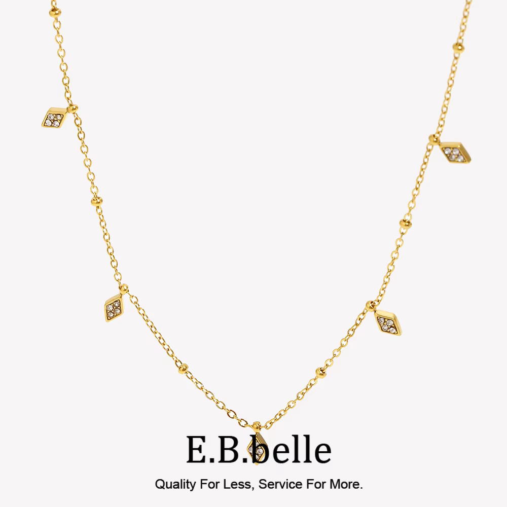 E.B.belle – collier avec pendentifs en Zircon Rhoumbs