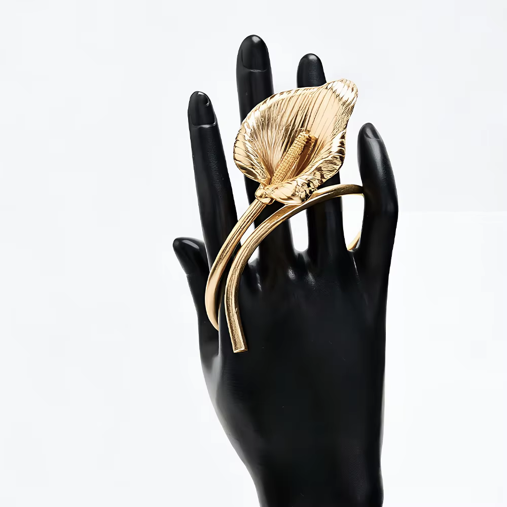 Bracelet ouvert en forme de feuille inspiré de la nature