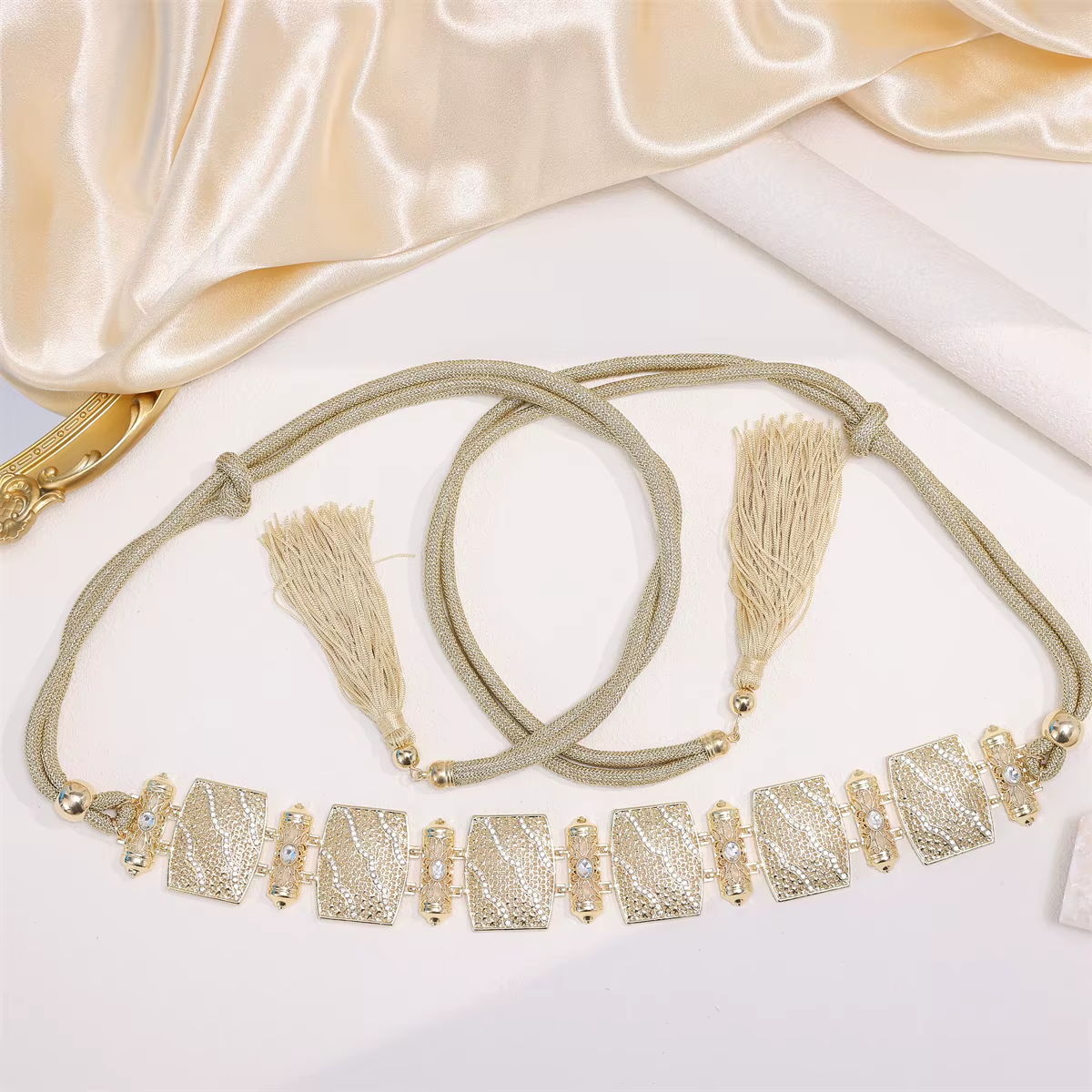 Ceinture carrée pour patients avec pompon
