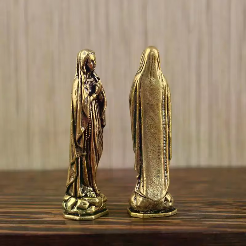 Pendentif Figurine Maria en laiton
