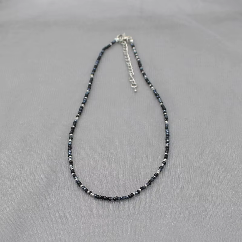 Collier ras du cou en perles de rocaille simples pour femmes