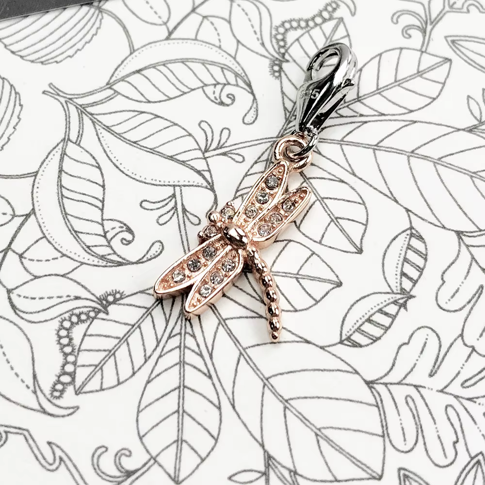Pendentif libellule plaqué or rose pour femme