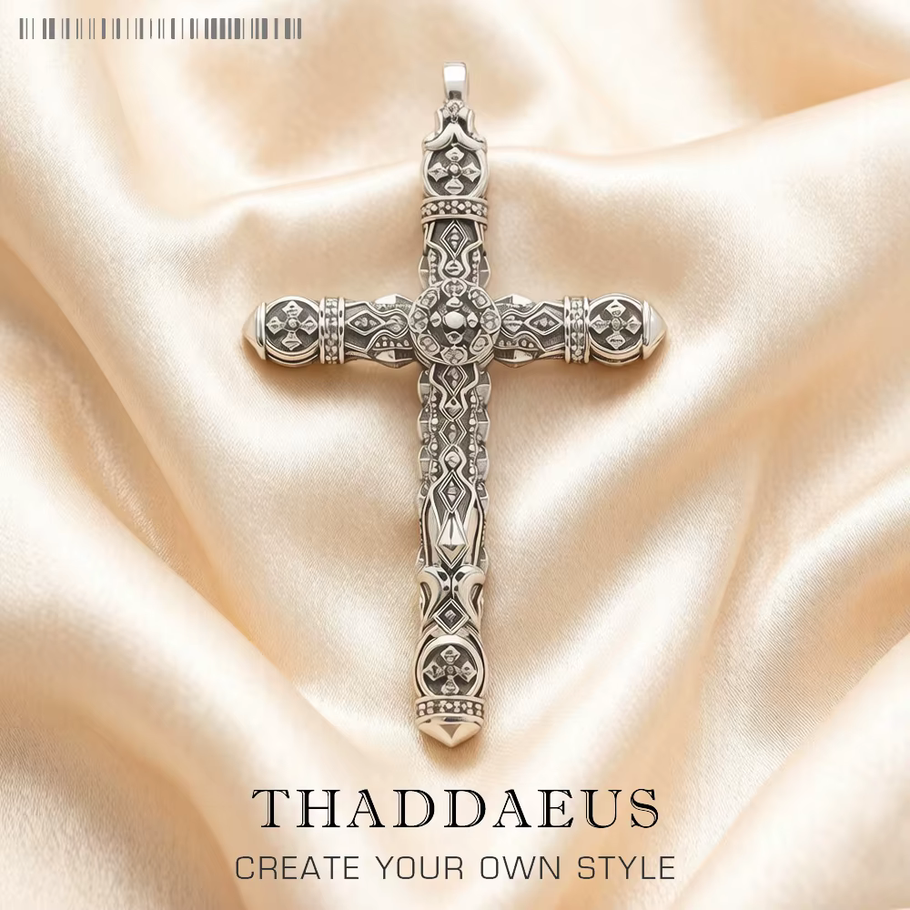 Pendentif croix richement ornée pour femme et homme