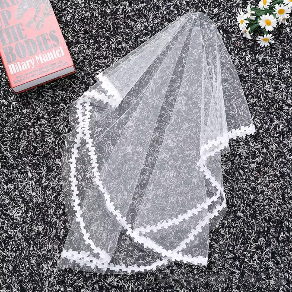 Voile de mariée minimaliste et élégant en dentelle